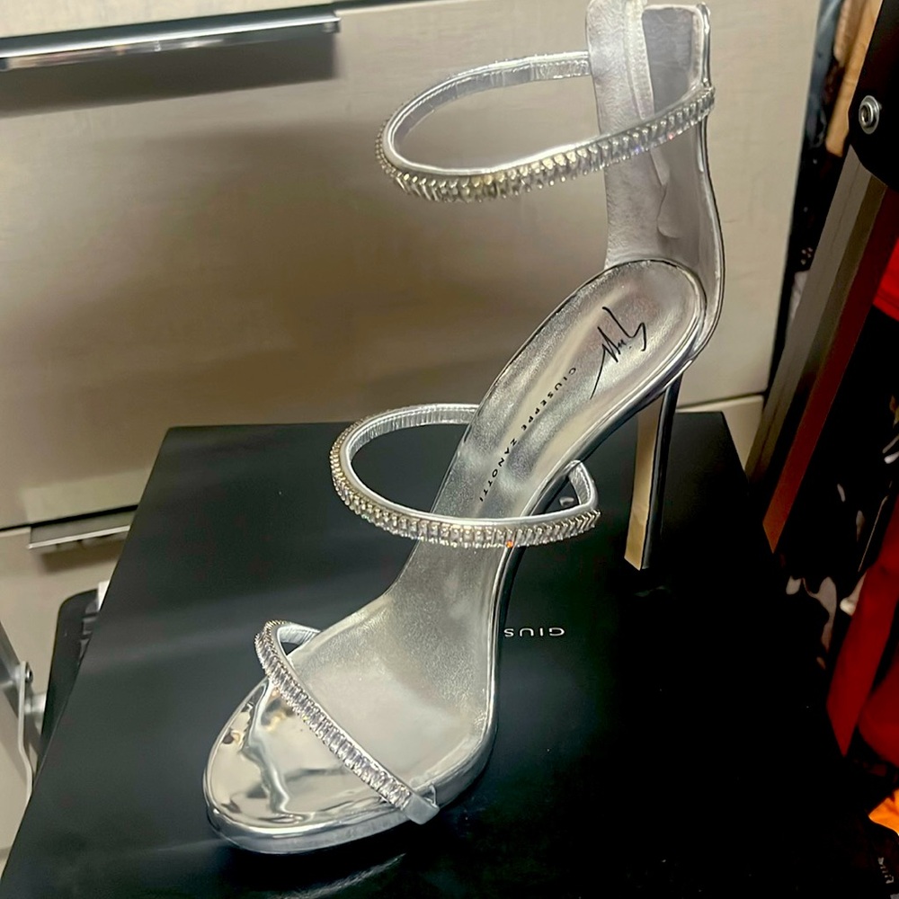 EUC Giuseppe Zanotti Harmony Crystal embellished mirrored-leather sandals 37.5